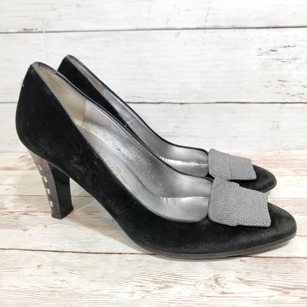 Salvatore Ferragamo Black Heels with Gray Bow